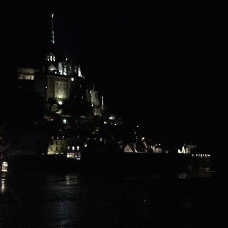 Appartamento Au Mont Pour Deux Pontorson Esterno foto