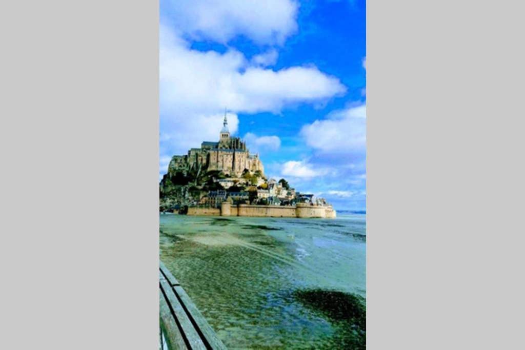 Appartamento Au Mont Pour Deux Pontorson Esterno foto